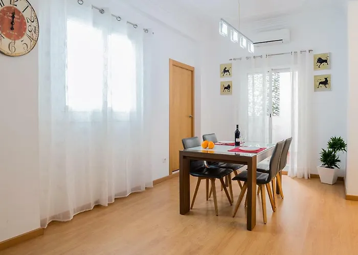 Confortable * La Marina De Apartment
