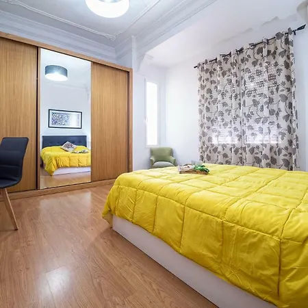 Confortable * La Marina De Apartment *