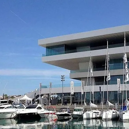 Confortable * La Marina De